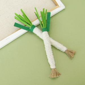 Wholesale Cat Toys: Silver Vine & Green Onion (Realistic Vegetable Replicas)