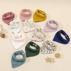 Four-layer pure cotton gauze bibs, baby triangular bibs, color-blocked baby