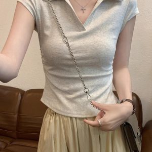 Instagram hot girl in a sexy fitted t-shirt