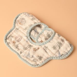 Instagram-famous baby bibs, made of pure cotton with colorful petal