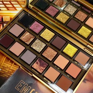 18 color eye shadow European and American pearl rose golden eye shadow plate
