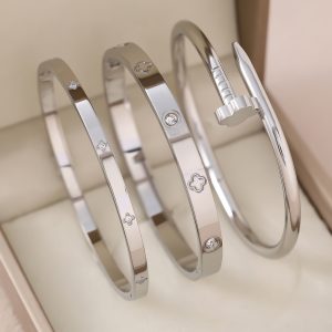18K Gold Plated Stainless Steel Stackable Bracelet With Chain And Clover Design