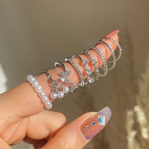 Butterfly Pearl Rings Set for Women Shine Pearl Gothic Vintage Plated Retro Rhinestone