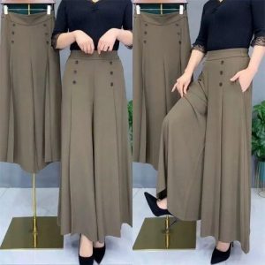 Stylish women's trousers, cool and loose fit, wide-leg style