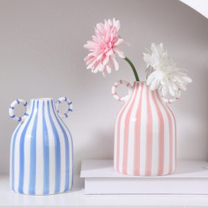 Ceramic vase hydroponic flower arrangement