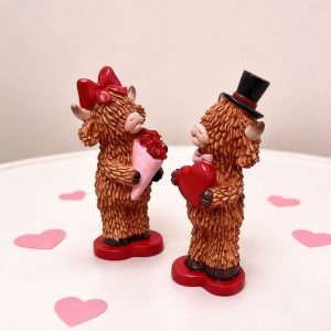 Highland Cow Couple Resin Ornaments