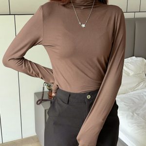 Skin-friendly, slim-fitting, versatile top, stylish and easy to match