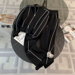 Stylish zip-up sweatshirt and wide-leg pants two-piece set
