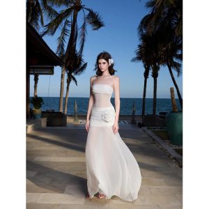 Strapless dress with a slim fit and elegant long skirt