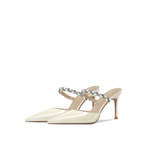 Attire: Front-opening half-heeled slippers for women, paired with pointed-toe, low-heeled high heels for outerwear.