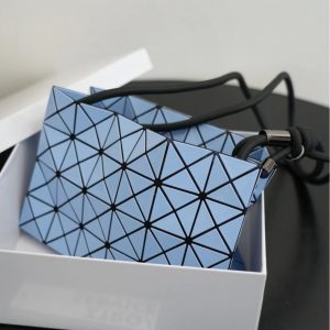 Japanese-Style "Issho" Tofu Bag — Geometric Diamond-Quilted Handbag