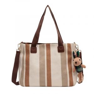 Trendy Shoulder Bag: Urban Chic
