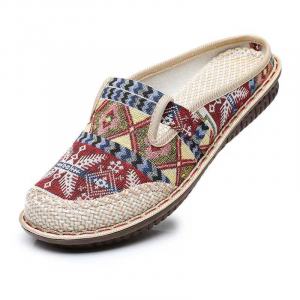 Ethnic-style cloth shoes with a pointed toe for women
